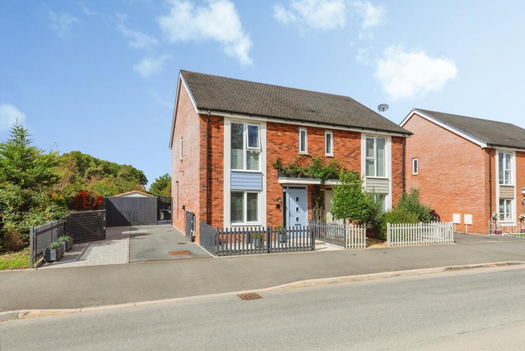 Main image of property: Bailey Avenue, Meon Vale, Stratford-upon-Avon, Warwickshire, CV37