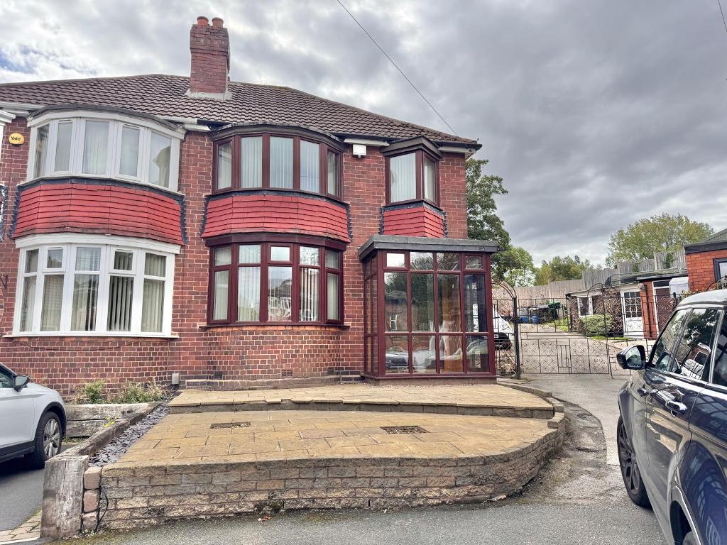 Main image of property: The Broadway, West Bromwich, B71 2QQ