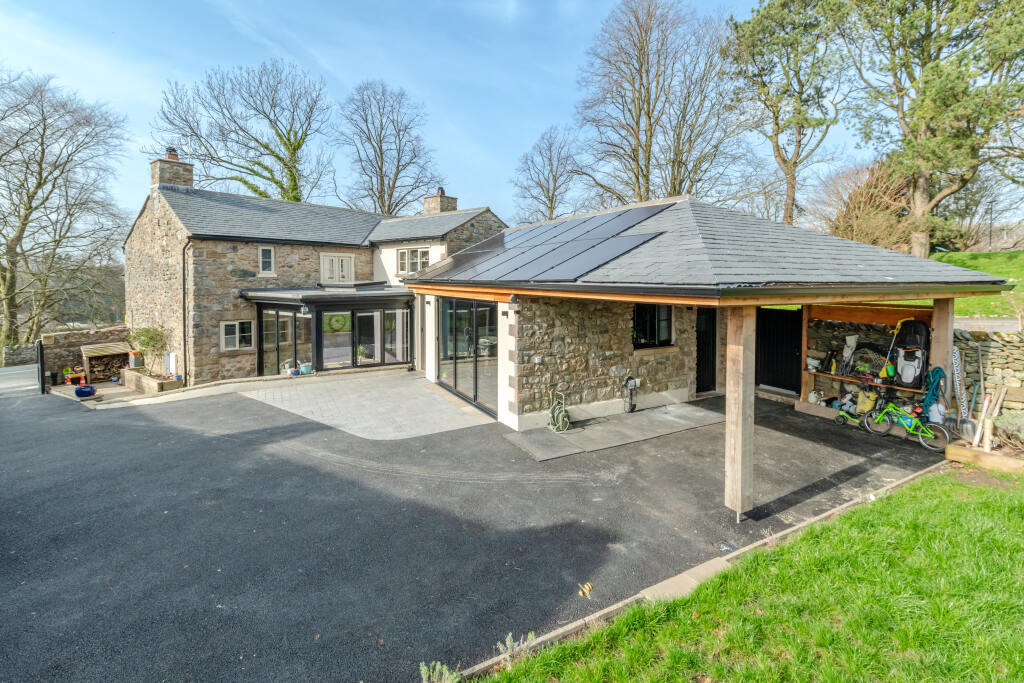 Main image of property: Main Street, Ingleton, Carnforth, North Yorkshire, LA6