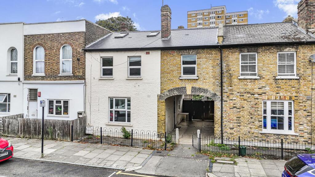 Main image of property: Finsbury Road, Wood Green, N22