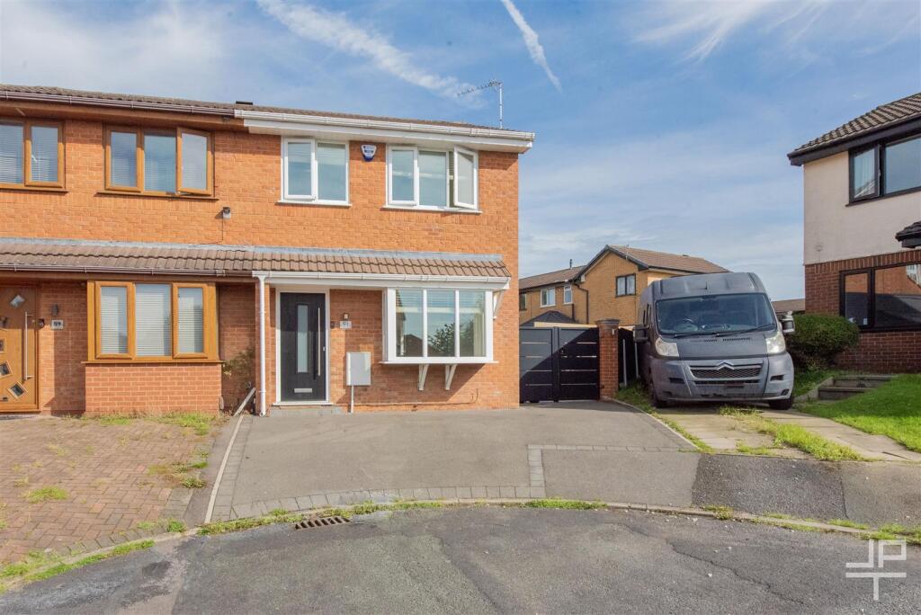 Main image of property: Collingwood Way, Westhoughton, Bolton, BL5 3TT