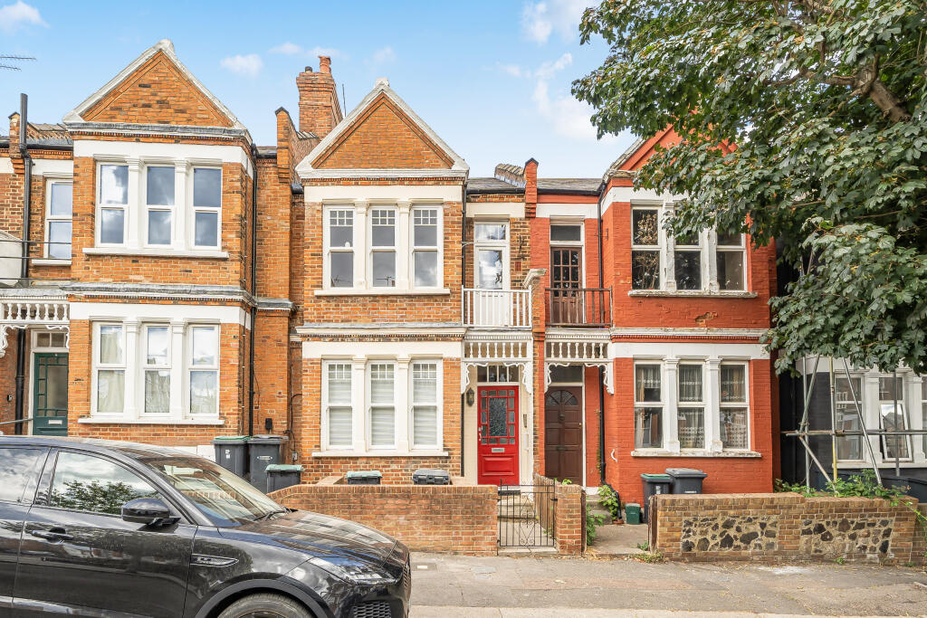 Main image of property: Rathcoole Gardens, London, N8