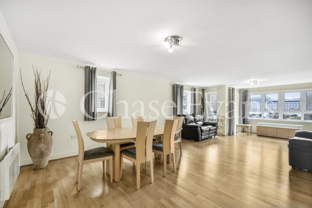 Main image of property: St Davids Square, Isle Of Dogs, London, E14