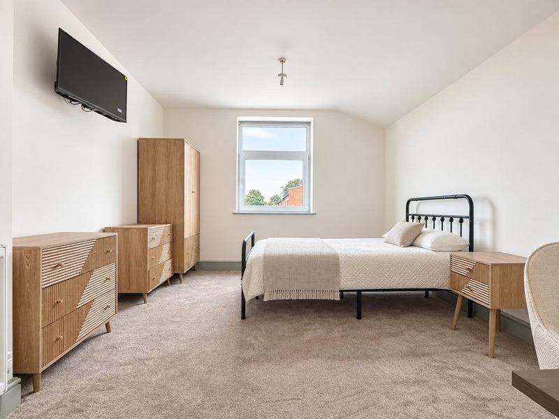 Main image of property: Avonmouth Road, Bristol