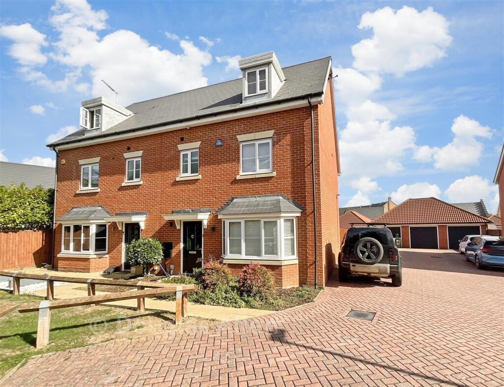 Main image of property: Dulwich Avenue, Basildon, Essex