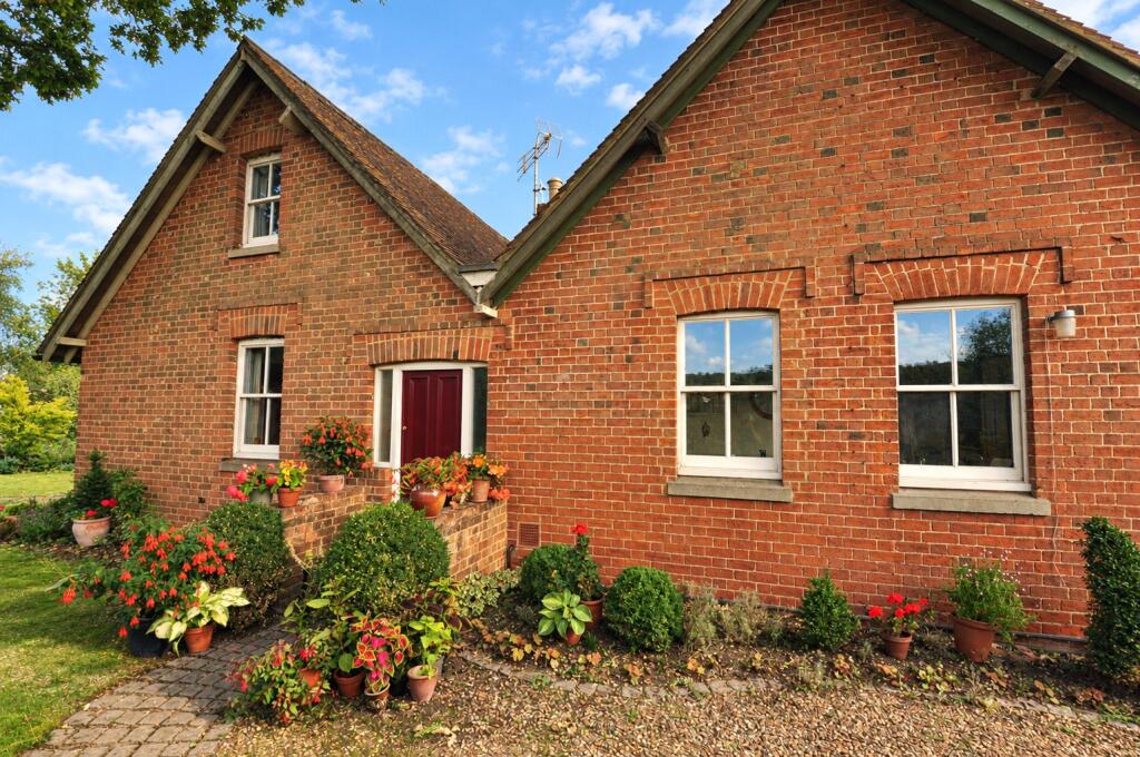 Main image of property: Burghfield Bridge, Burghfield, Reading, Berkshire, RG30