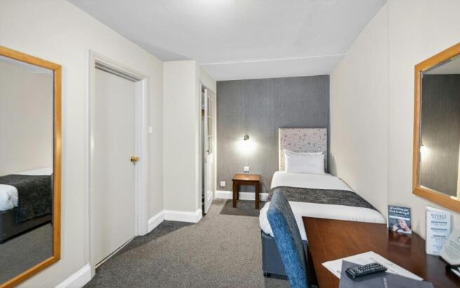 8685238-interior21.jpg