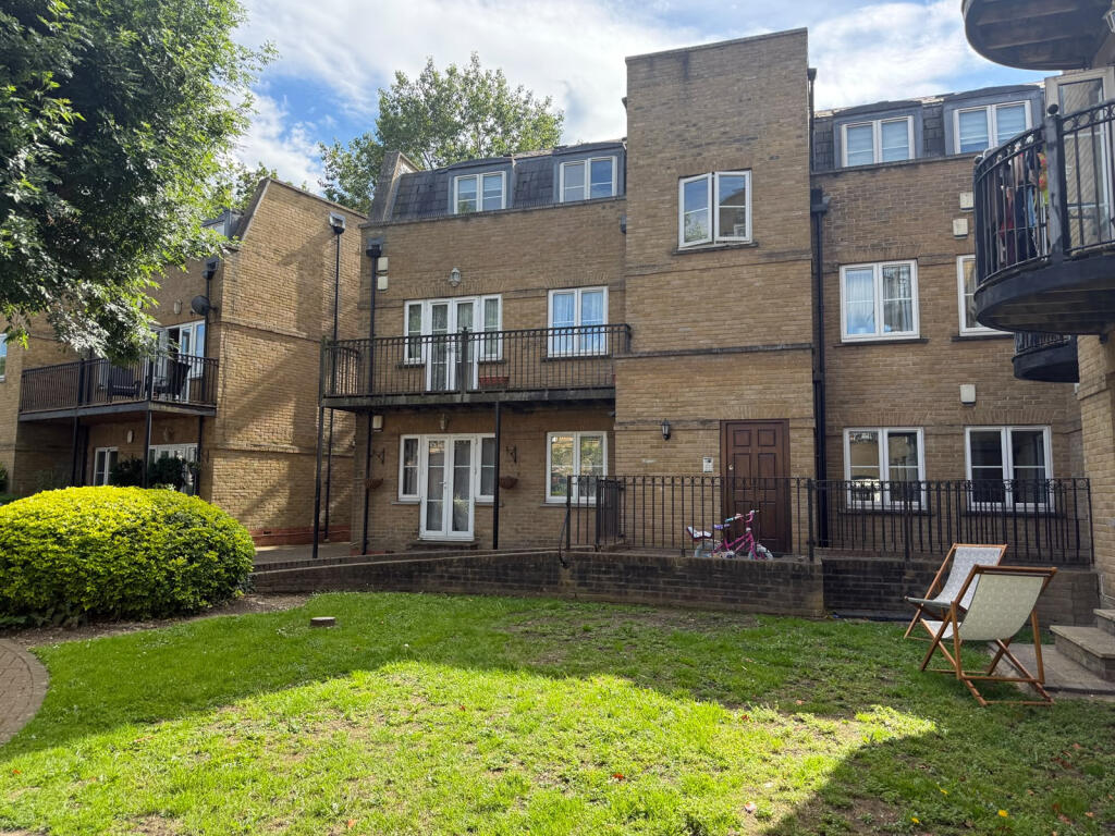 Main image of property: Fontaine Court, 45 High Street , London, London, N14