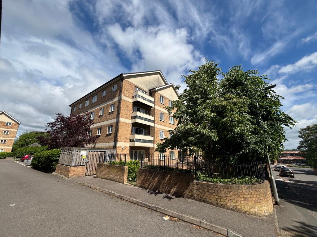 Main image of property: Branagh Court, Reading, RG30