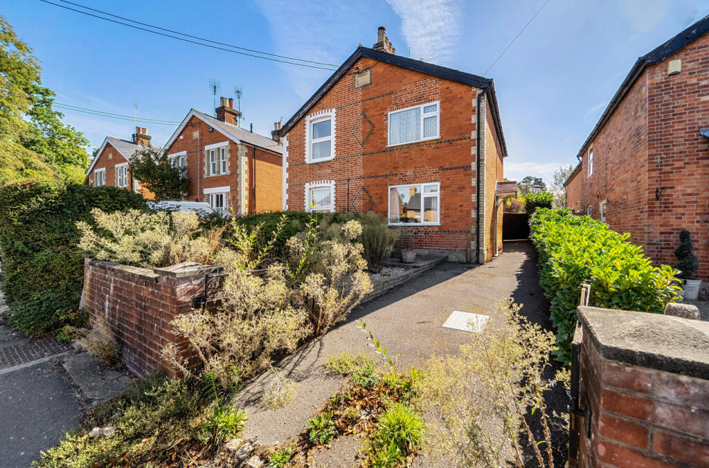 Main image of property: Chertsey Road, Windlesham, Surrey, GU20