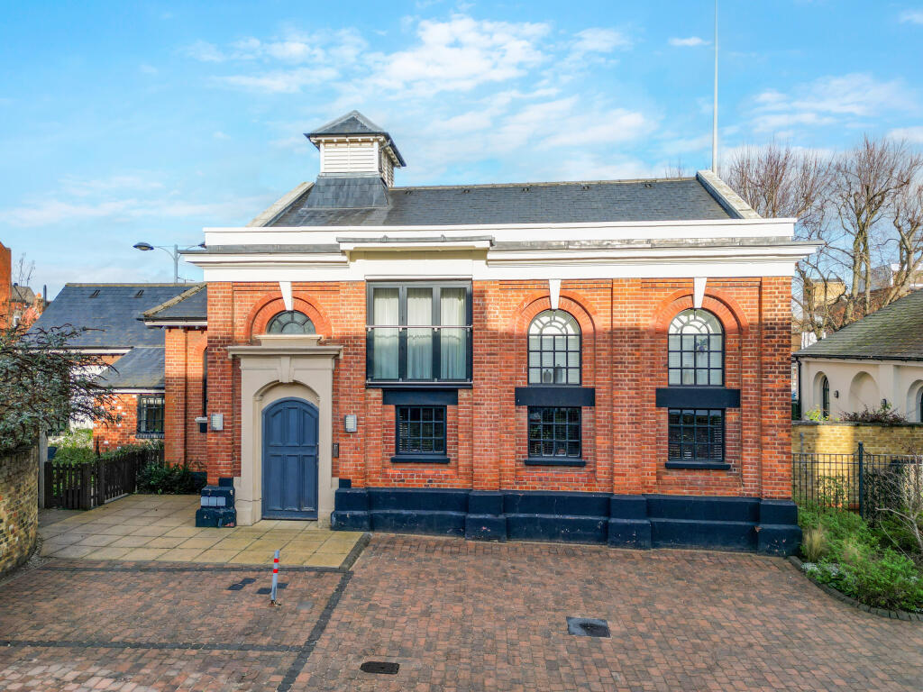 Main image of property: Hall Street, Old Moulsham , Chelmsford, Essex