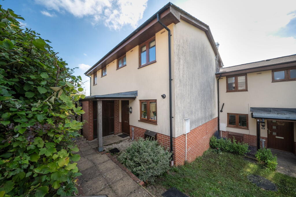 Main image of property: Foxdown, Overton, Basingstoke RG25 3JQ