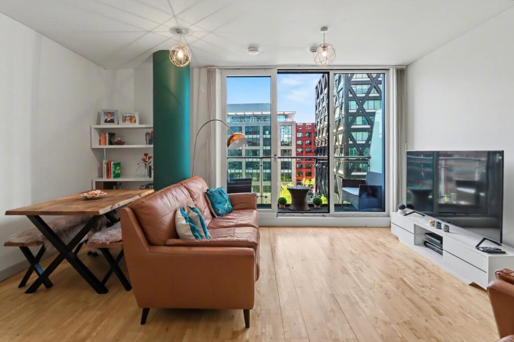 Main image of property: 6 Leftbank, Spinningfields, Manchester, M3 3AE