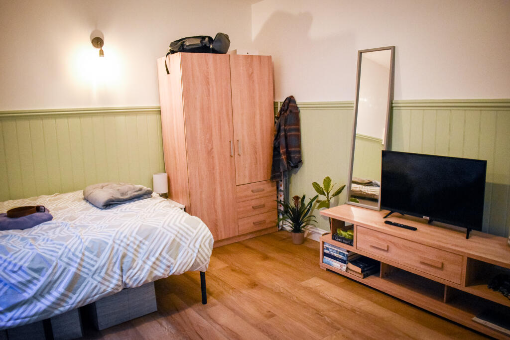 Main image of property: City Centre // 1 Bed Flat // Oct 2026