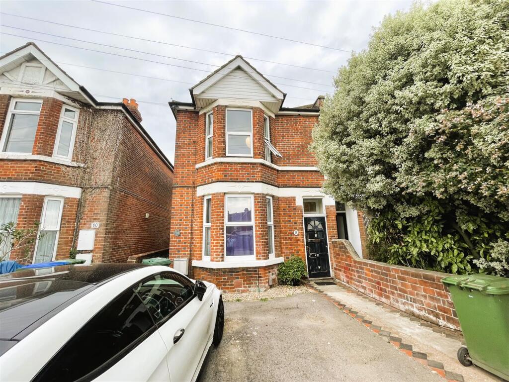 Main image of property: Suffolk Avenue, Shirley