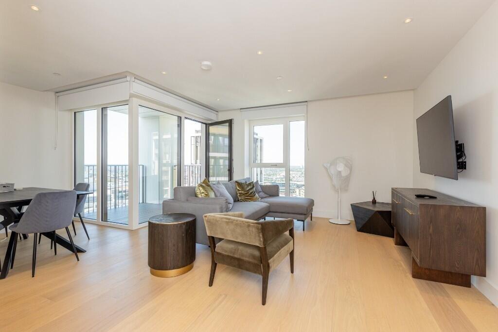 Main image of property: Parkside Apartment, 54 Wood Lane, Notting Hill, London, W12