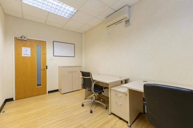107282_Legacy-Centre-Hanworth-Trading-Estate-Hampton-Road-24_low.jpg