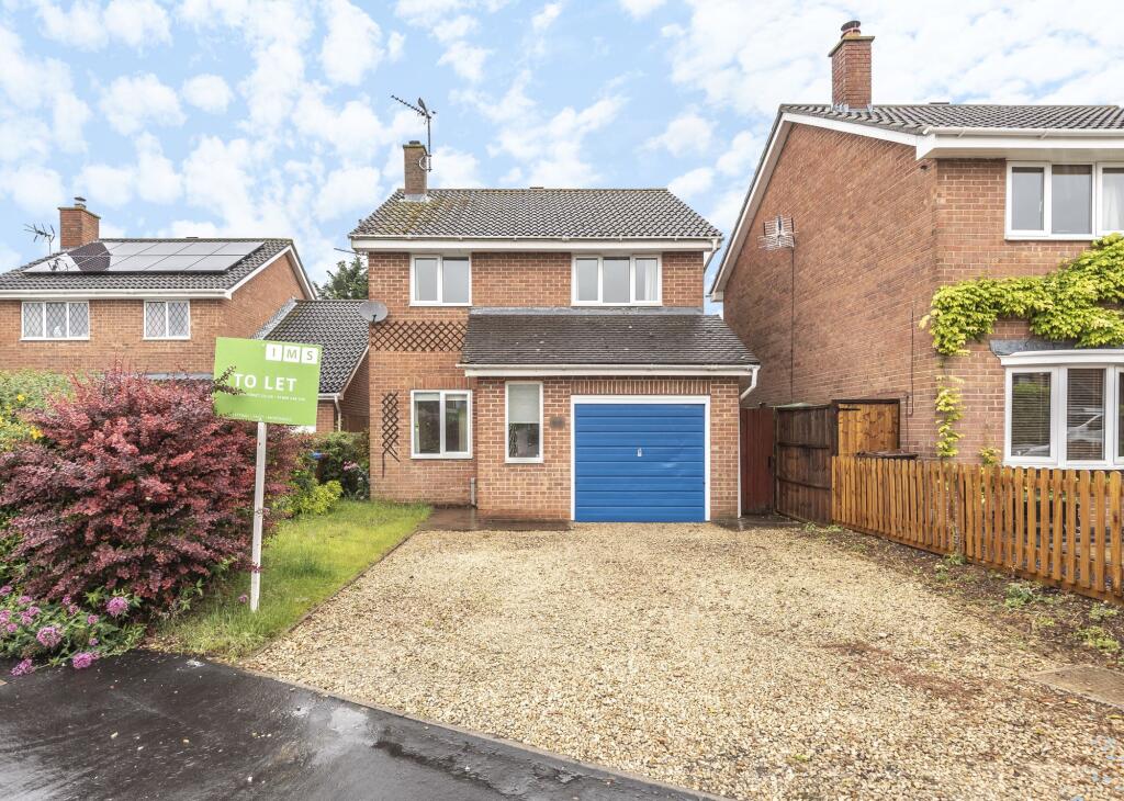 Main image of property: Lyneham Road, Bicester, OX26