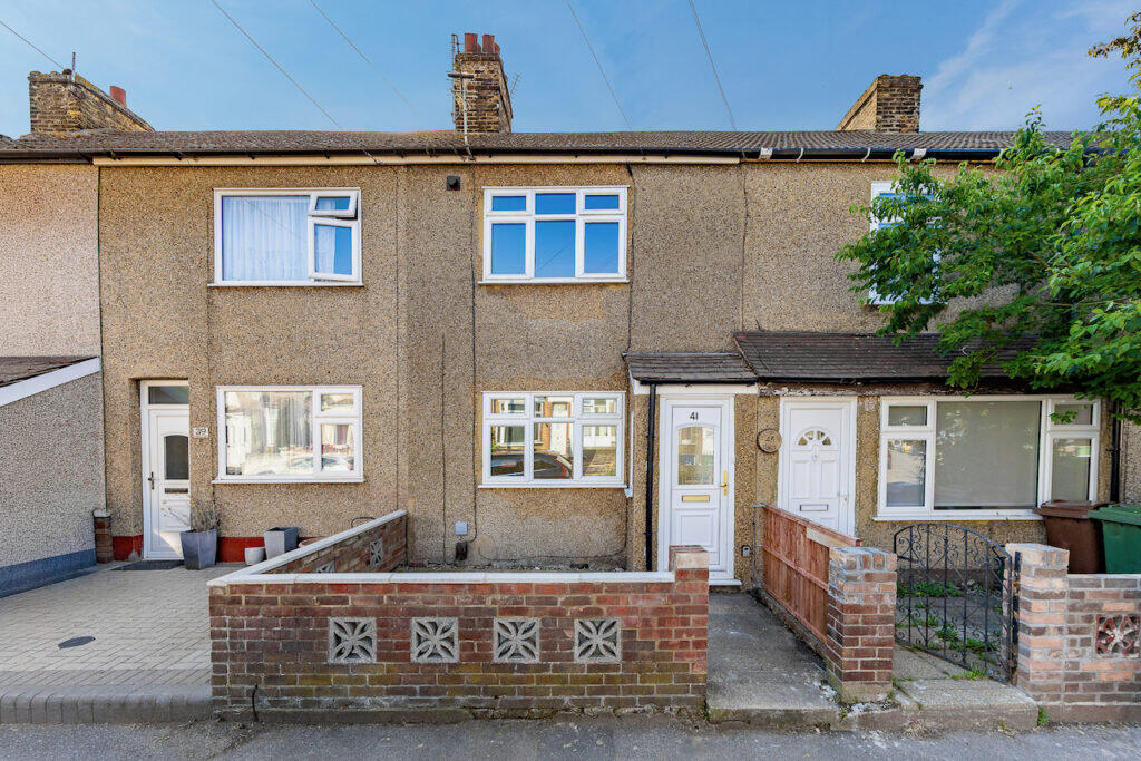 Main image of property: 41 Maple Road, Grays