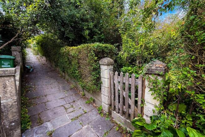 Garages & Gardens @ Bennetts Lane, Camden, Bath BA