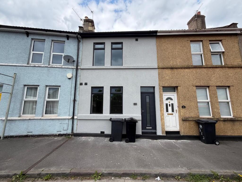 Main image of property: Room 1 @ 521 Whitehall Road, Bristol