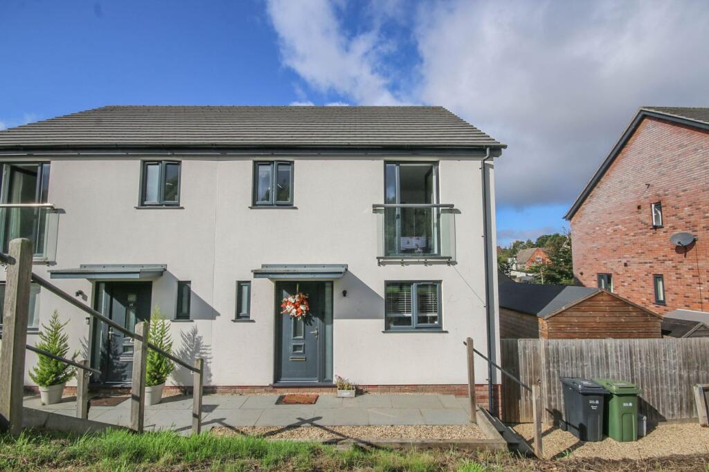 Main image of property: Bankside, West Lynn, King's Lynn, PE34