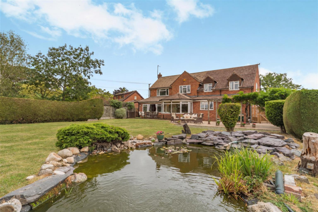 Main image of property: Highleadon, Newent
