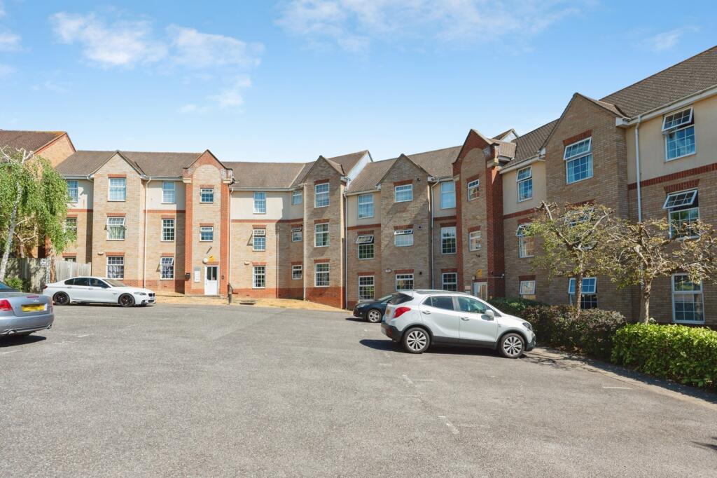 Main image of property: Maunder Close, Chafford Hundred, Grays, Essex, RM16