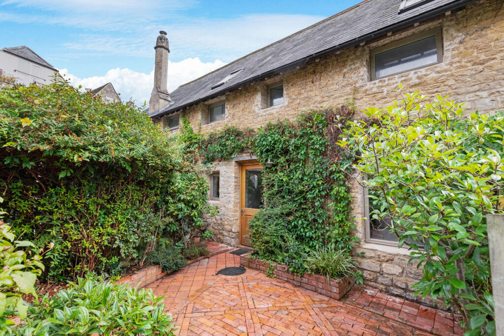 Main image of property: Gallery Lane, Oundle, Peterborough PE8 4EX