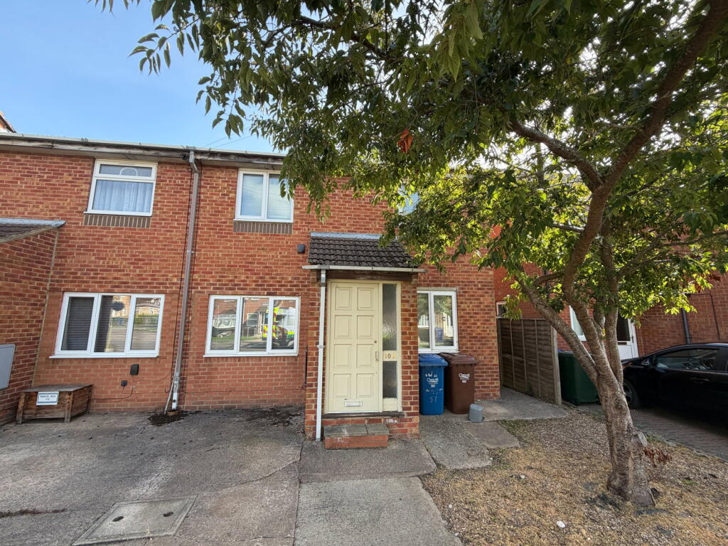 Main image of property: West Street, Banbury, OX16 3TX