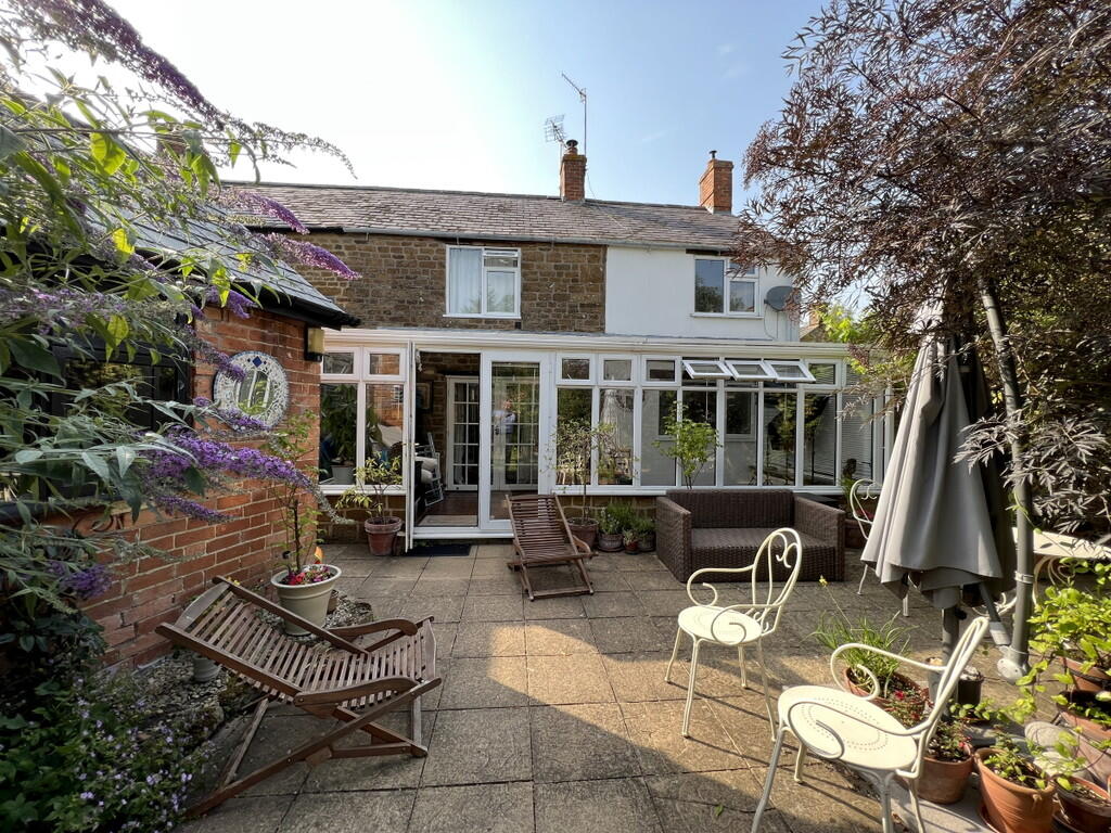 Main image of property: Lower Brailes