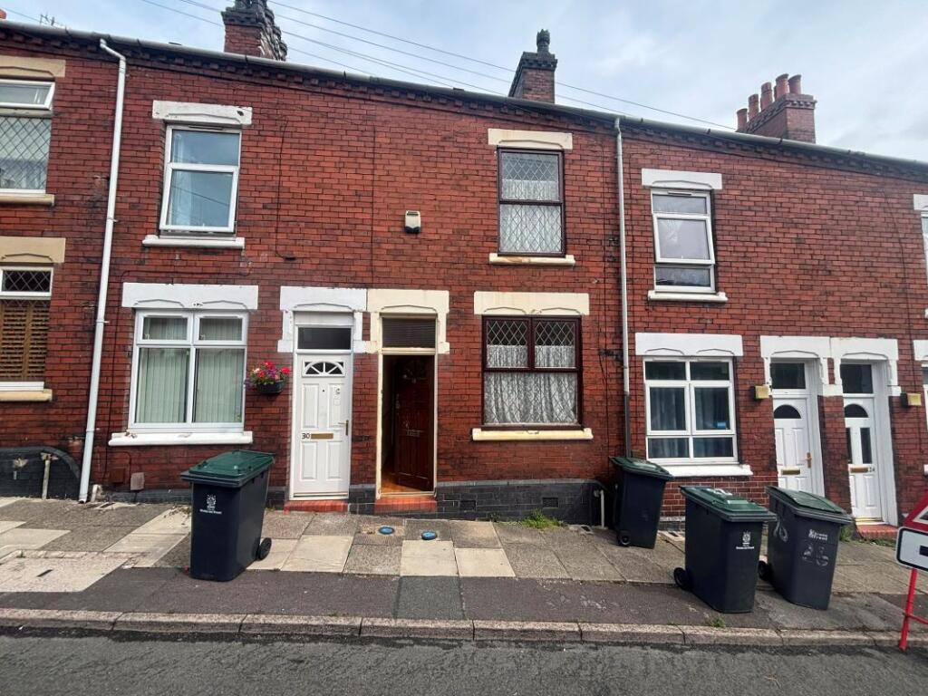 Main image of property: 28 Mynors Street, Stoke-on-Trent, Staffordshire, ST1 2DJ