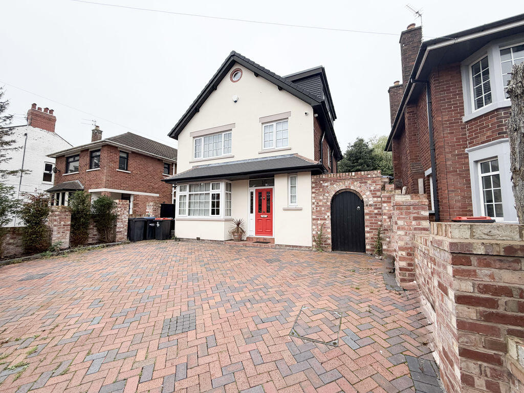 Main image of property: 16 Highcross Road, Poulton-Le-Fylde, FY6 8BA