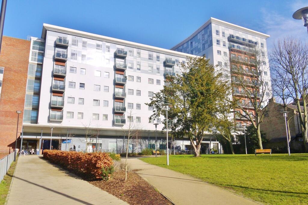 Main image of property: Beckett House, New Road, Brentwood, Essex, CM14