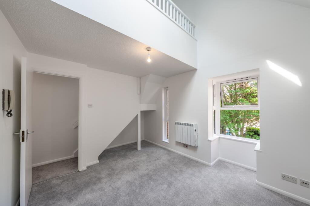 Main image of property: New Barnet, EN4