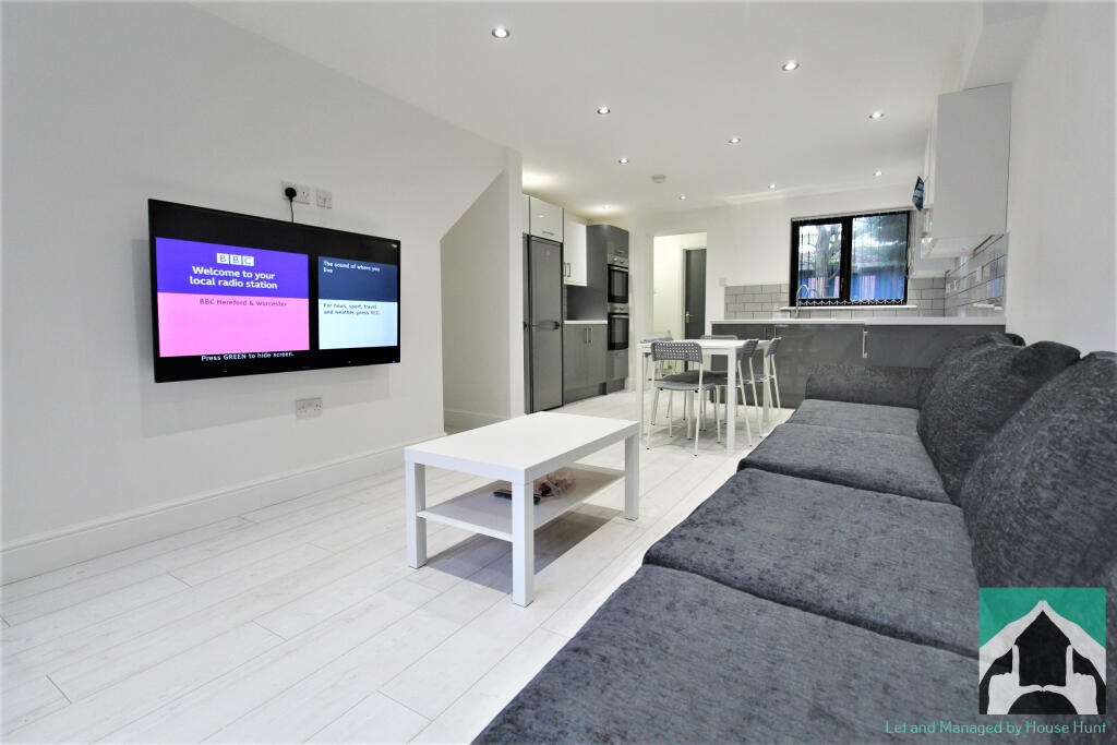 Main image of property: 134 Heeley Road, Selly Oak, Birmingham B29 6EZ