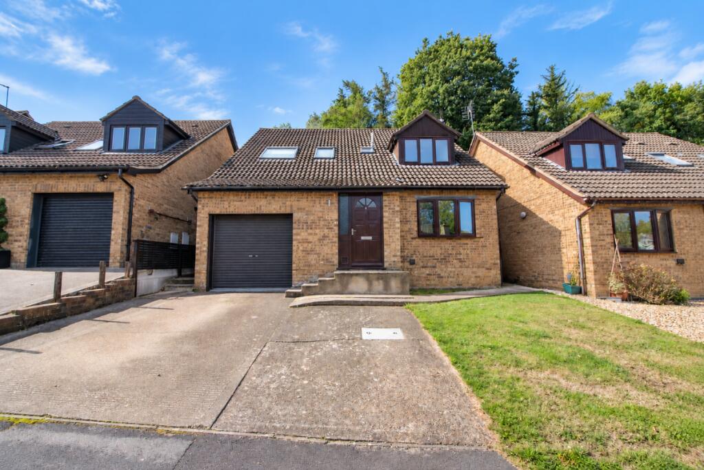 Main image of property: Covert Grove, Waterlooville, PO7 8EY