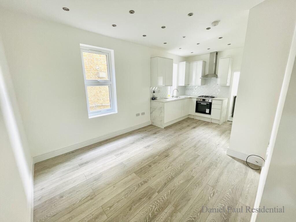 Main image of property: Flat A, Boston Road, Hanwell, Ealing