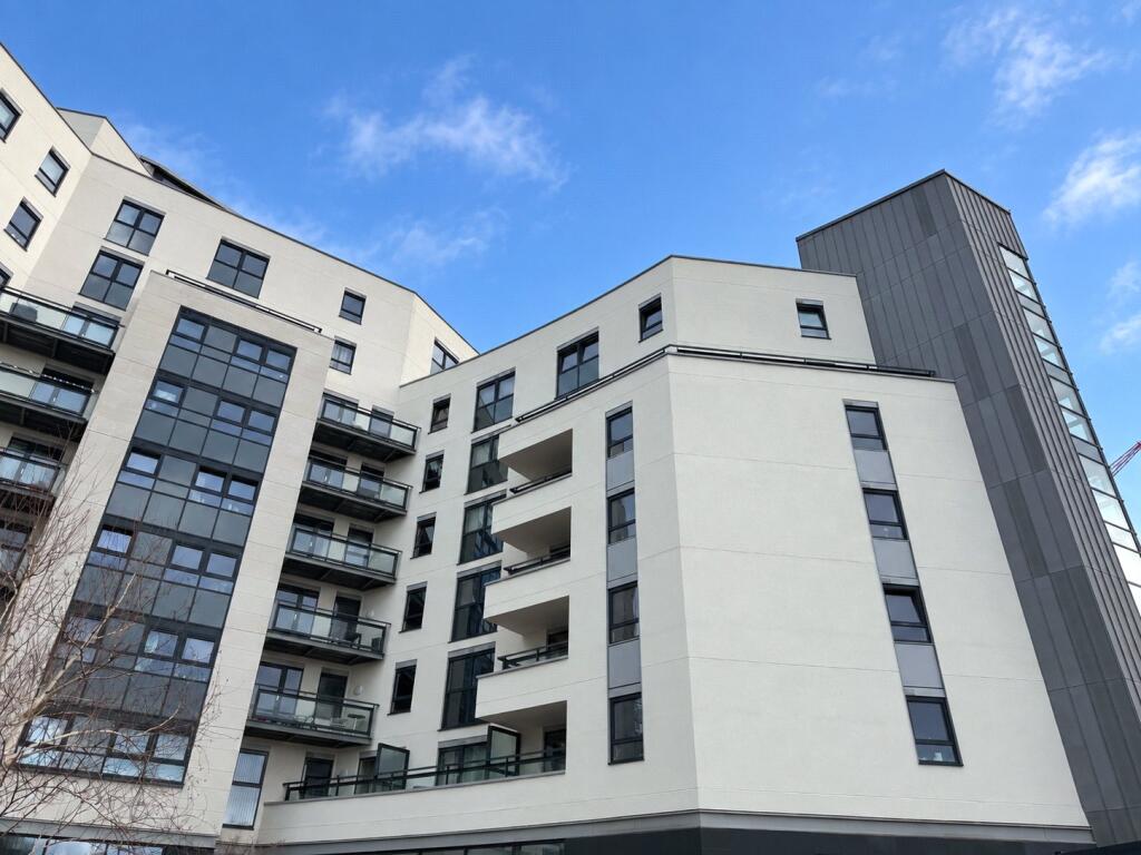 Main image of property: Gateway South, Marsh Lane, Leeds, LS9