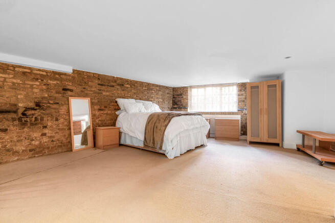 Michael Charles-Flat 8  Gowers Walk-8