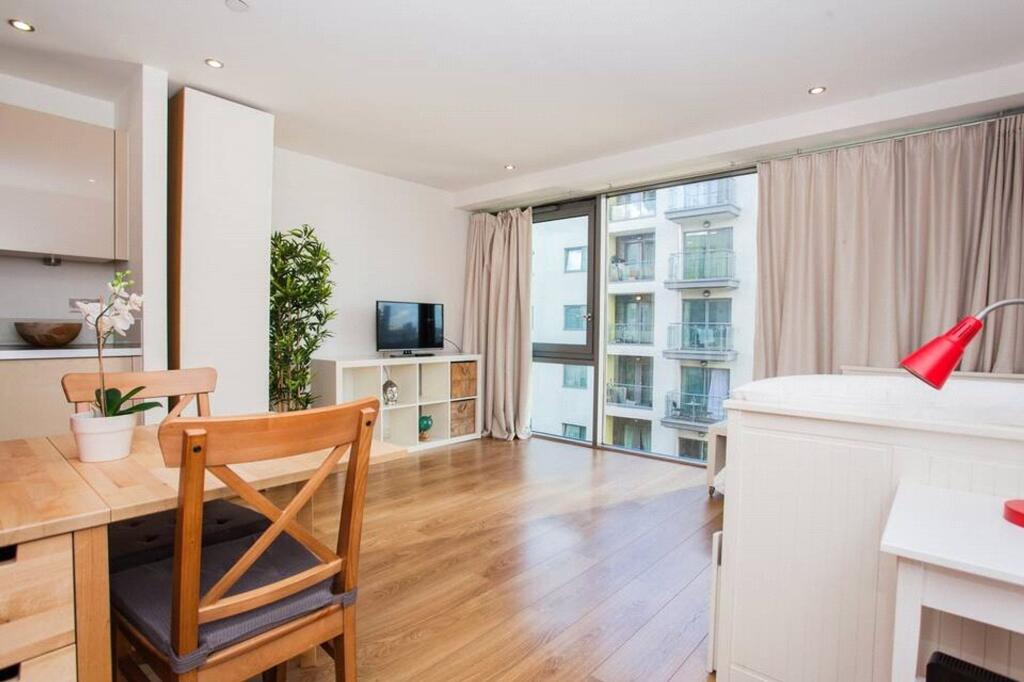 Main image of property: Aqua Vista Square, Craig Tower, E3
