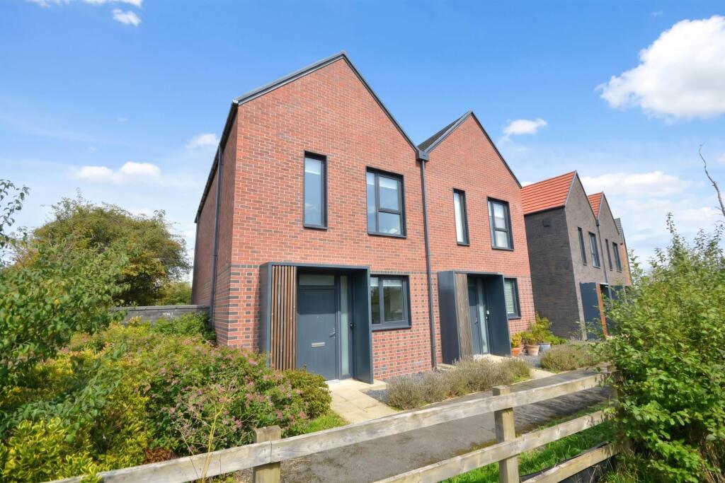 Main image of property: Park View, Houlton
