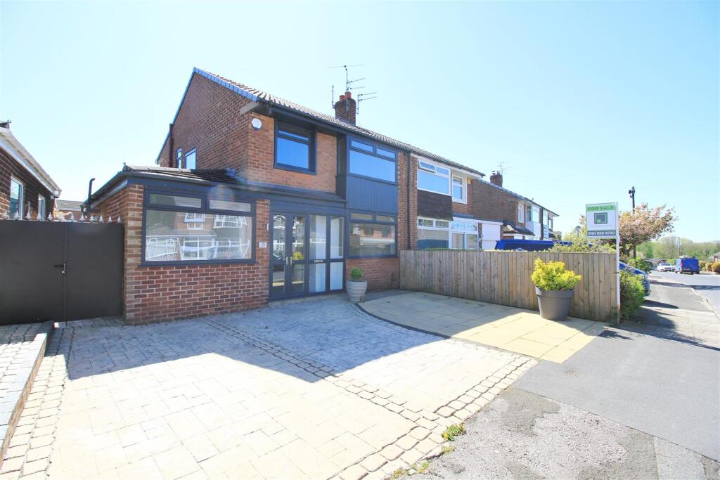 Main image of property: Wakeling Road, Denton, Manchester