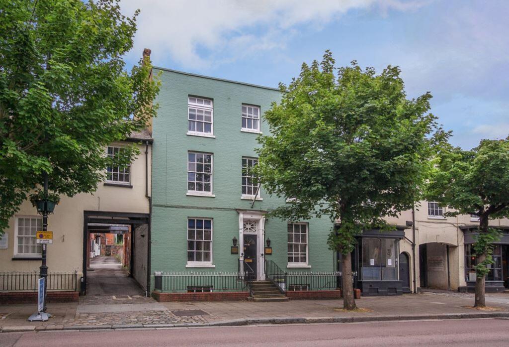 Main image of property: 121 High Street, Berkhamsted, HP4