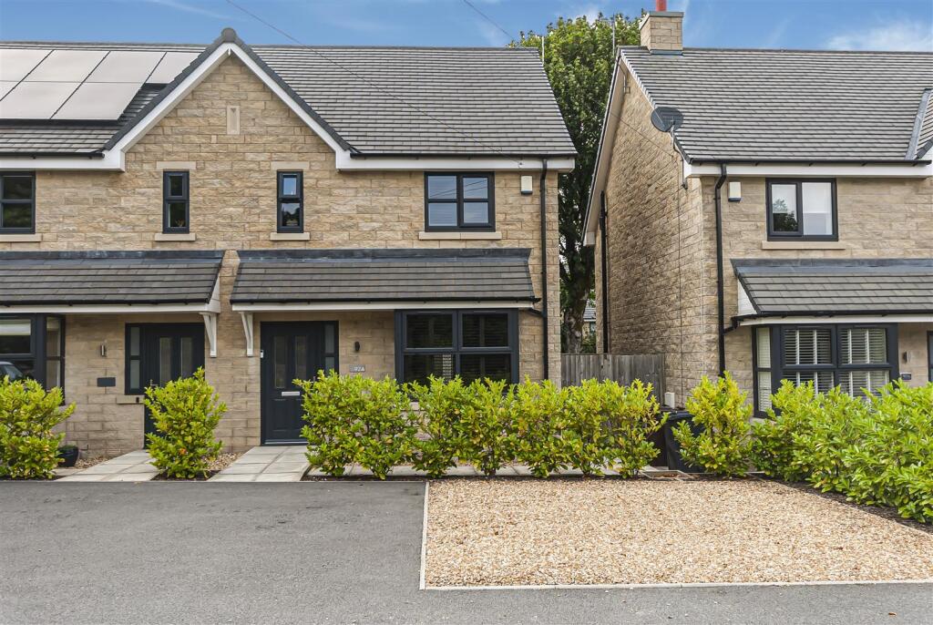 Main image of property: Manchester Road, Chapel-En-Le-Frith, High Peak