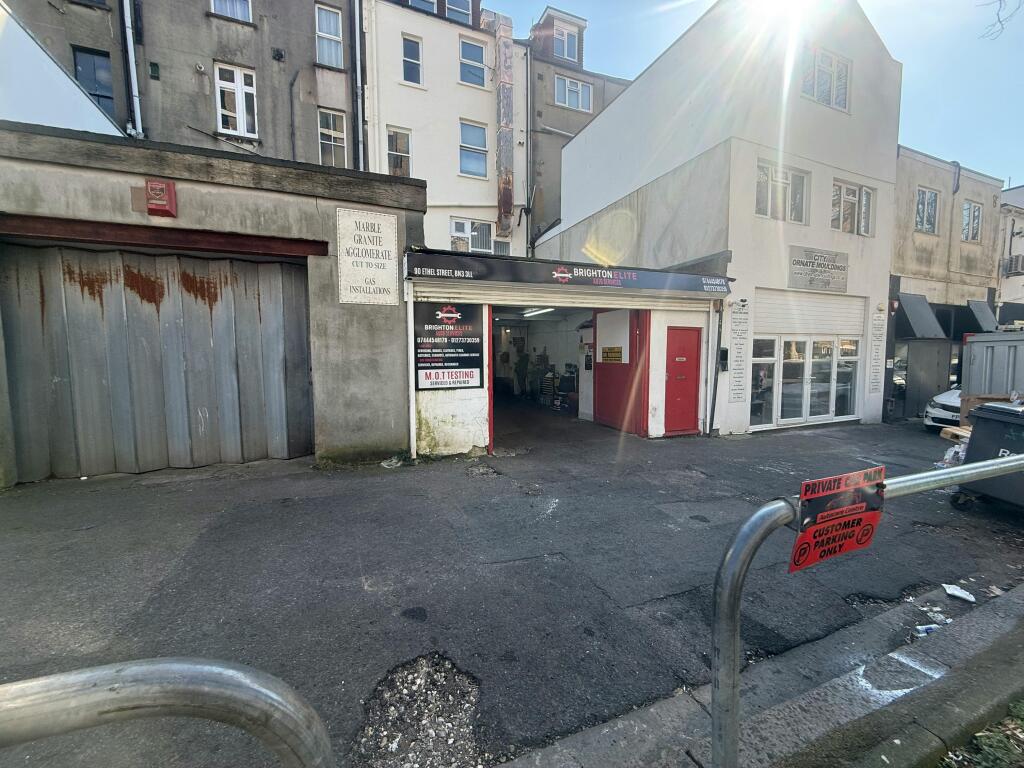 Main image of property: 90 Goldstone Villas, Hove, BN3 3RU