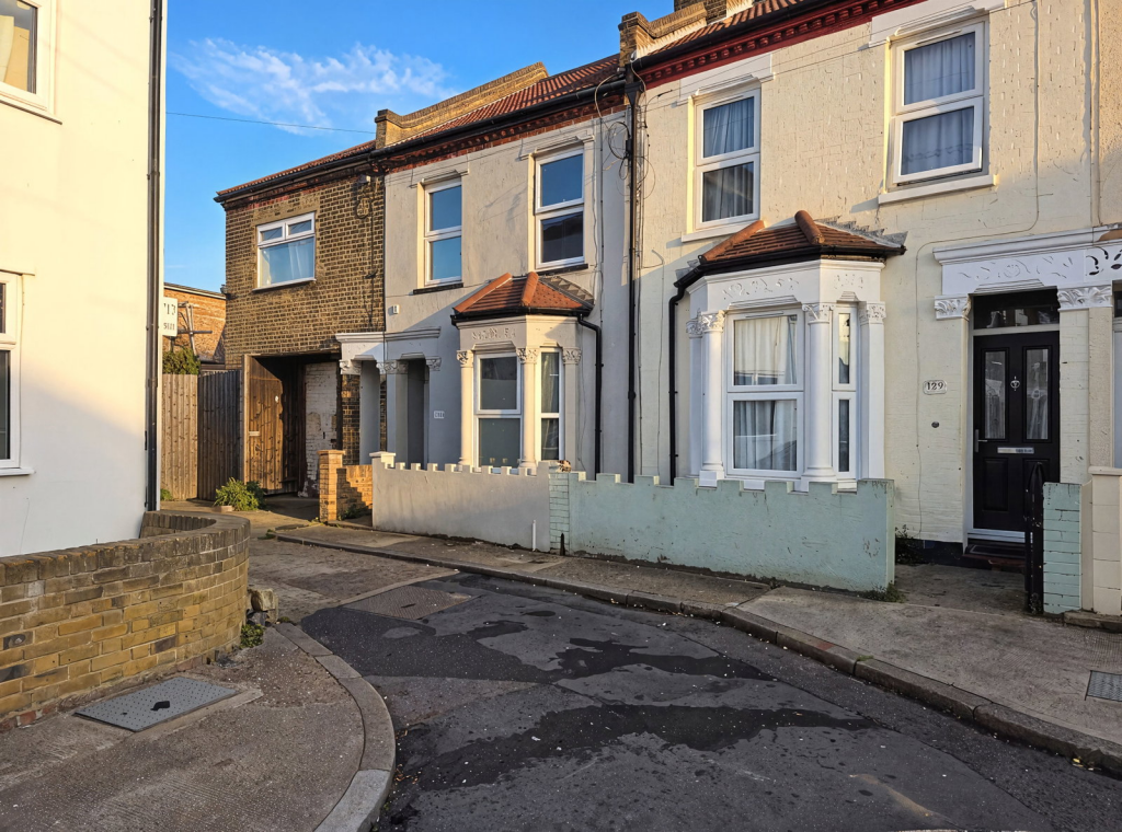 Main image of property: Reidhaven Road, London, SE18 1BX