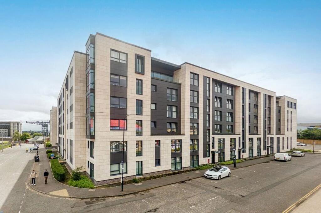 Main image of property: Stunning 2 bed P/F @ Minerva Way, G3 EPC band B!