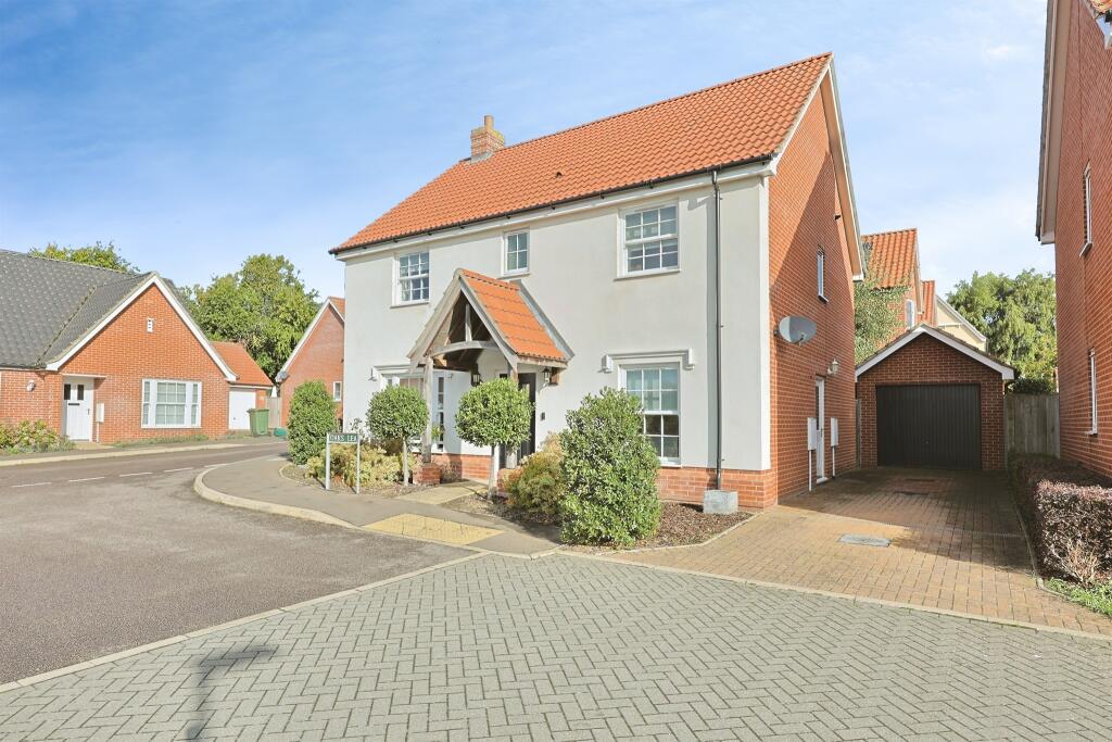 Main image of property: Oaks Lea, Acle, Norwich