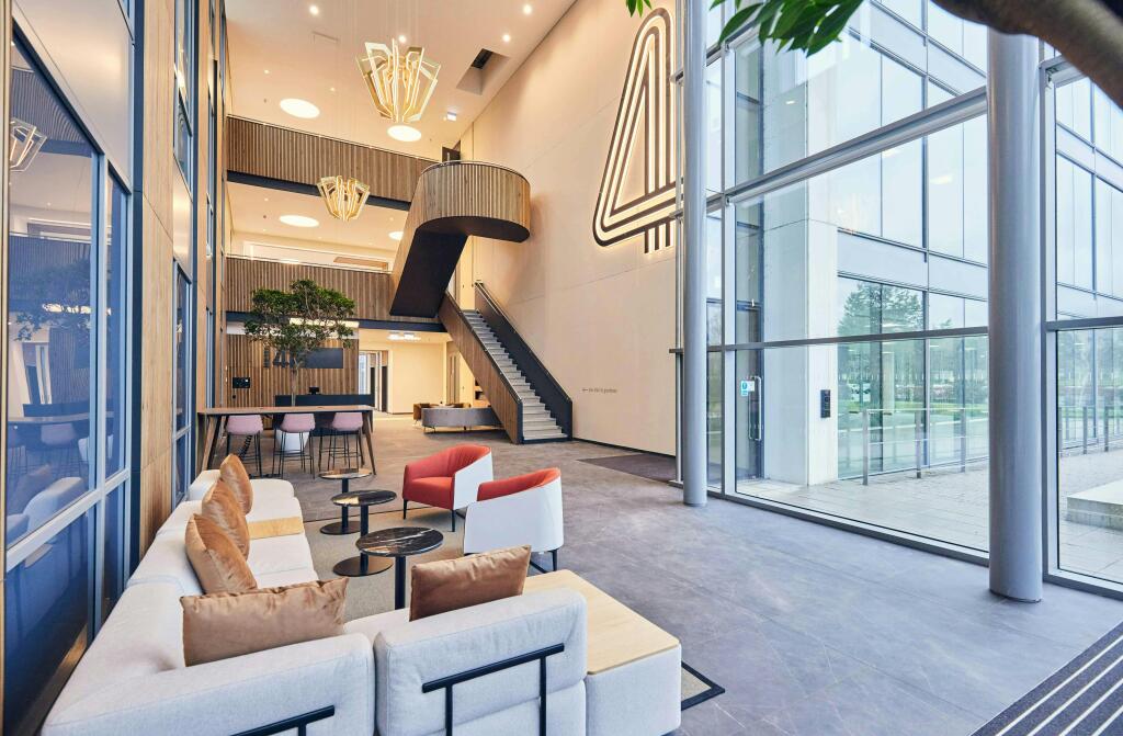 Building 4 The Heights Weybridge 2.jpg